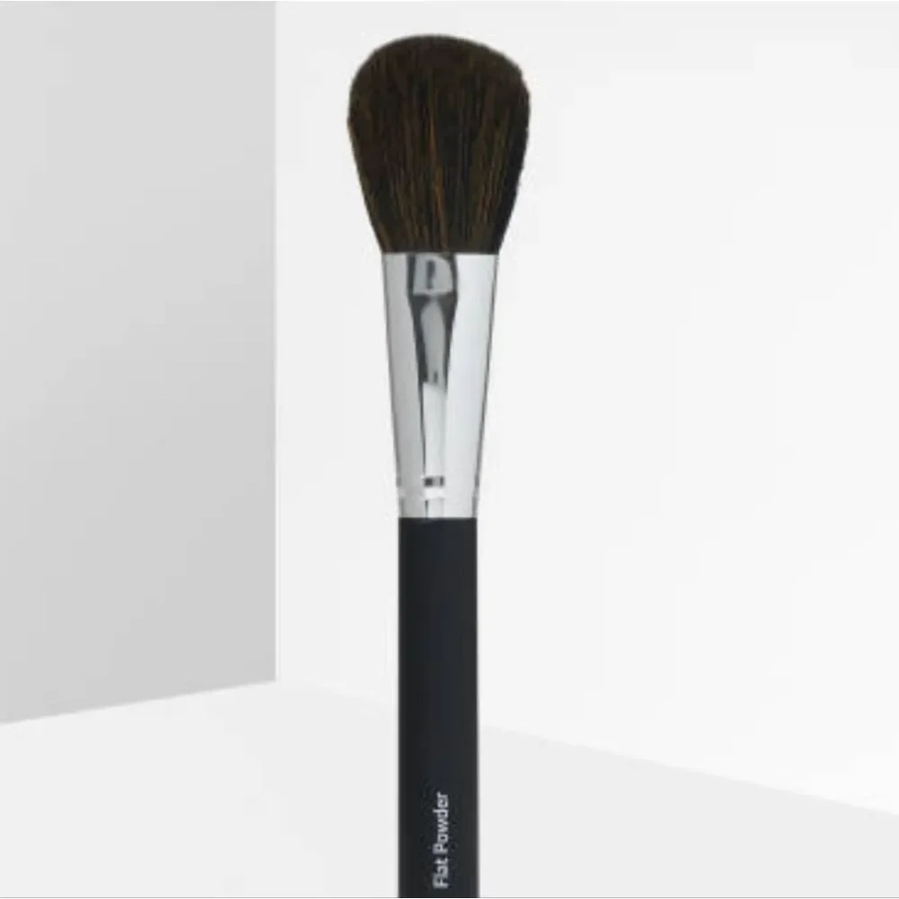 BH Cosmetics Flat Powder Brush‎